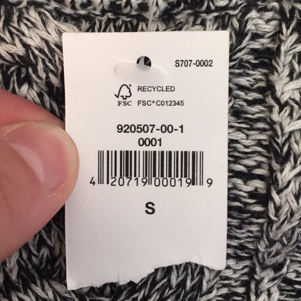 GAP Sweater - Picture 2 of 5